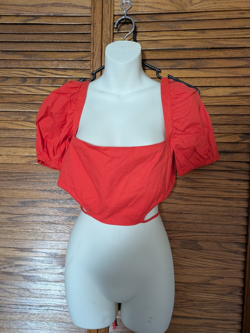 White Fox Ladies Red Crop Shirt Size Large Tie Back